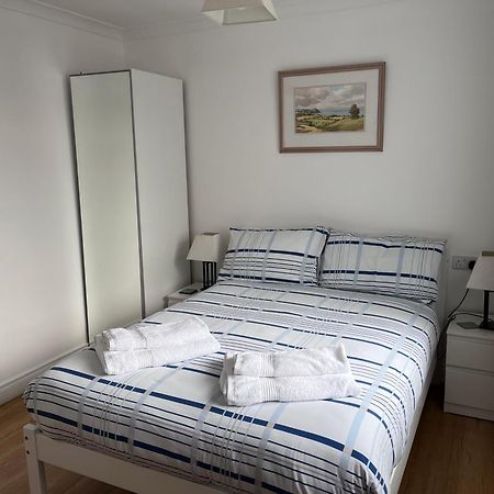 Spacious 5 Double Bed Bedroom Bungalow Near Belfast リスバーン エクステリア 写真