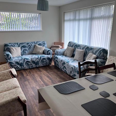 Spacious 5 Double Bed Bedroom Bungalow Near Belfast リスバーン エクステリア 写真