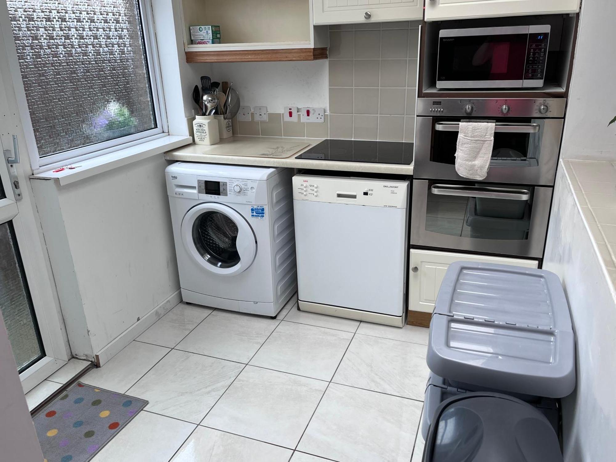 Spacious 5 Double Bed Bedroom Bungalow Near Belfast リスバーン エクステリア 写真
