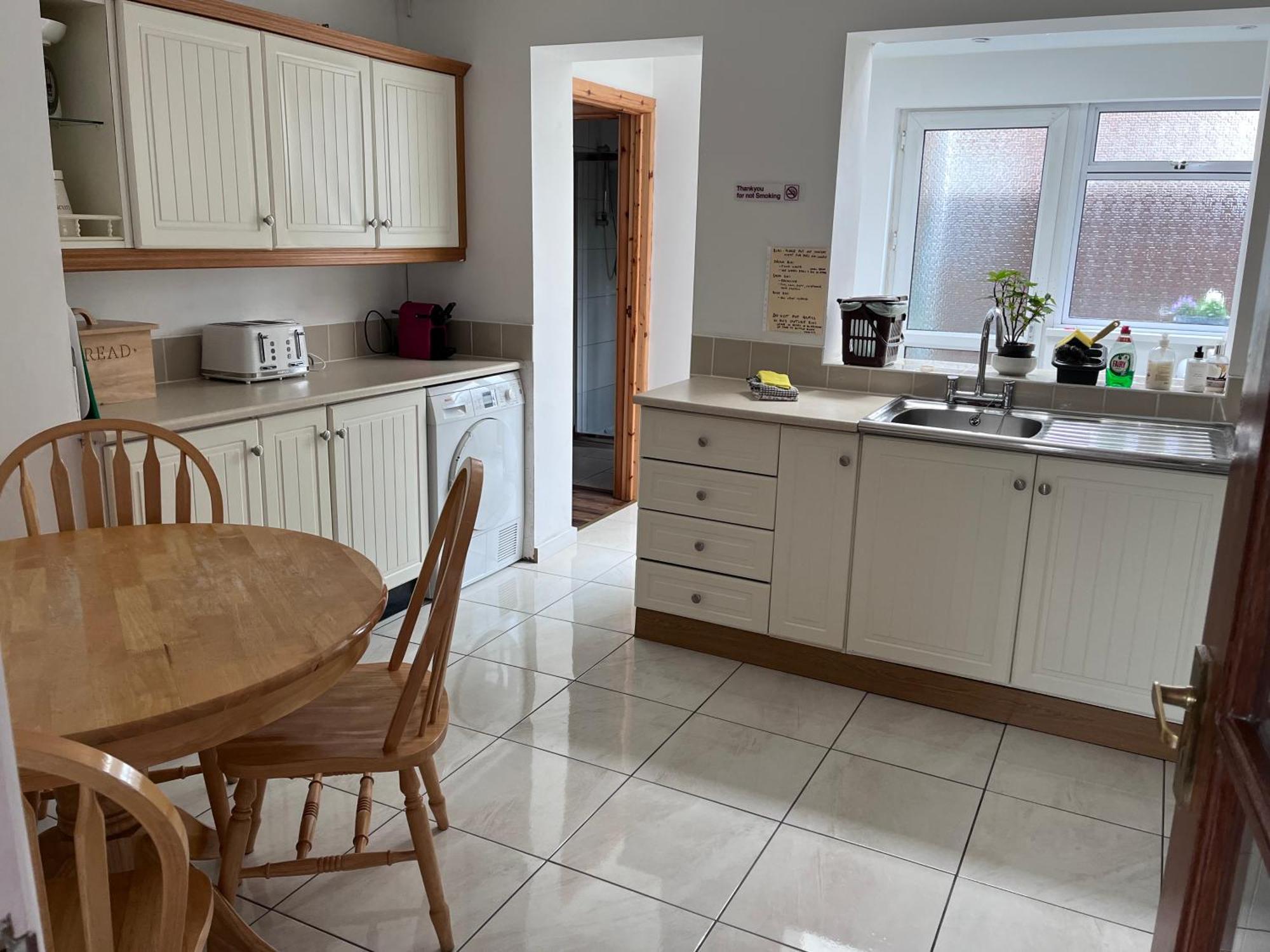 Spacious 5 Double Bed Bedroom Bungalow Near Belfast リスバーン エクステリア 写真